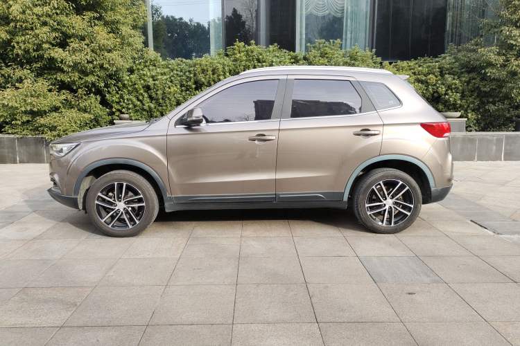 Used Bestune X40 2017 1.6L Manual Luxury Edition