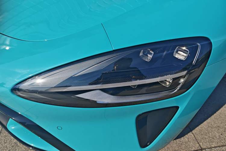 Used Xiaomi Auto SU7 2024 Four-Wheel Drive Ultra-Long Range Advanced Intelligent Driving Max Edition