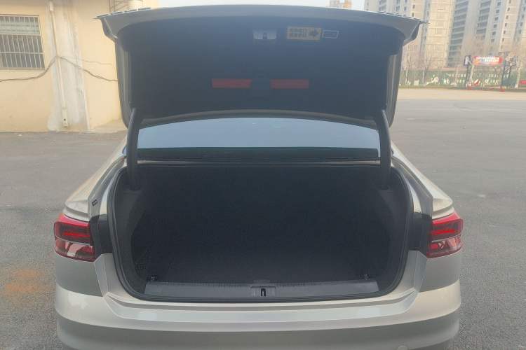 Used Volkswagen Phideon 2019 380TSI Two-Wheel Drive Business Edition China VI Standard
