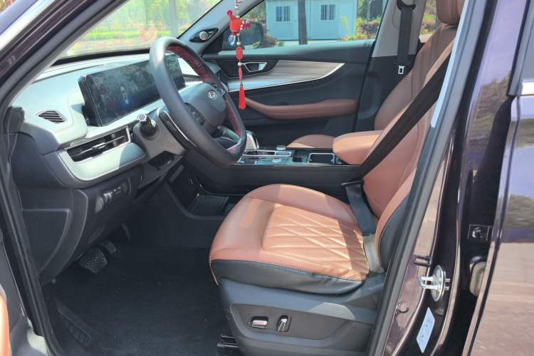 Used Chery Tiggo 8 PLUS 2021 290TGDI DCT Luxury Edition Interior 4