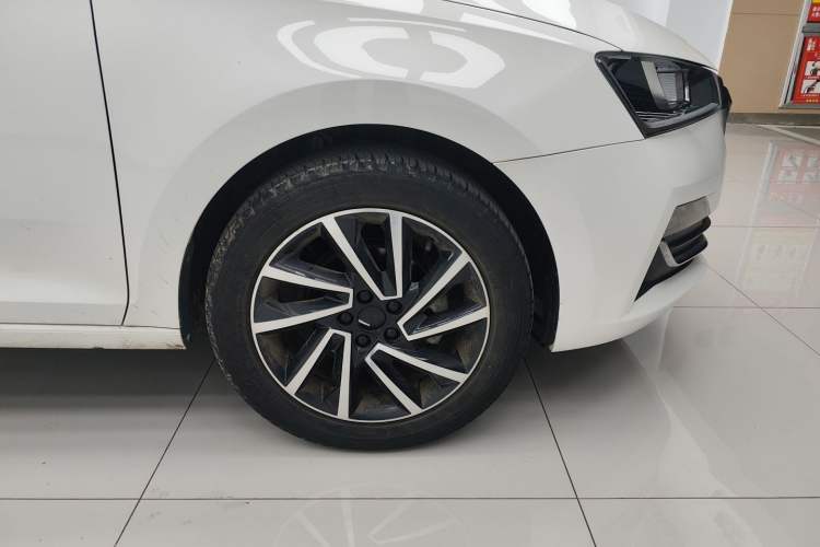 Used Skoda Rapid 2022 1.5L Automatic Comfort Edition Exterior 6