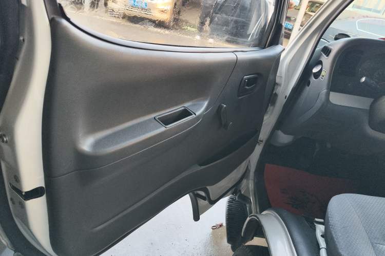 Used Jinbei Hiace 2020 2.0L Express King Series Deluxe Van High Roof China VI Standard 1TZS