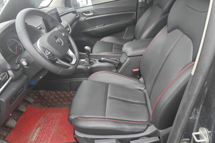 Used Foton Tunland Yutu 2020 2.0T Yutu 8 Diesel Two-Wheel Drive Elite Version Long Wheelbase 4F20TC