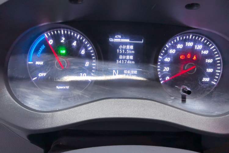 Used Wuling Yangguang 2024 300km Range Practical Window-Sealed Version 60kW Odometer Close Up