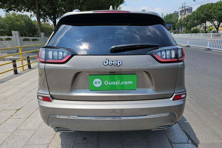 Used Jeep Cherokee 2019 2.0T Four-Wheel Drive All-Round Version China VI
