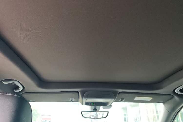 Used Cadillac XT4 2020 28T Two-Wheel-Drive Leading Version Headliner