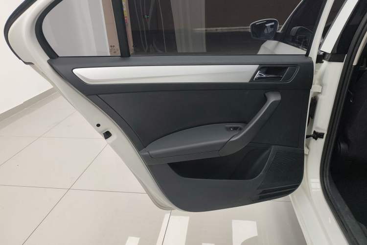 Used Skoda Rapid 2022 1.5L Automatic Comfort Edition Interior 3