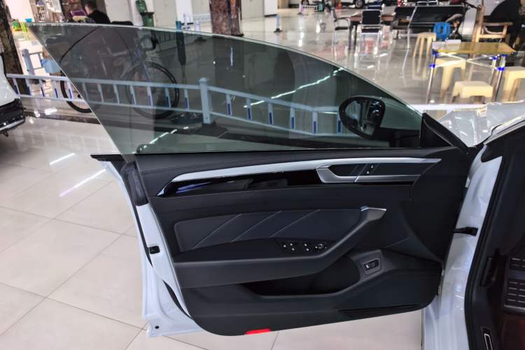 Used Volkswagen FAW-Volkswagen CC 2021 330TSI Ignite Edition Interior 5