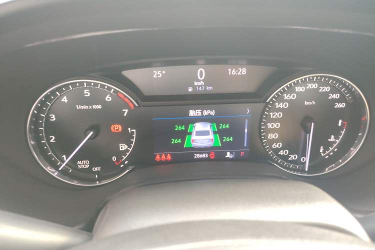 Used Cadillac CT5 2021 Revised 28T Luxury Version Odometer Close Up