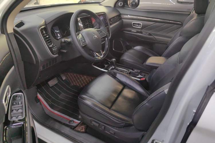 Used Mitsubishi Outlander 2020 2.0L Two-Wheel Drive Enjoyment Version 5 Seats