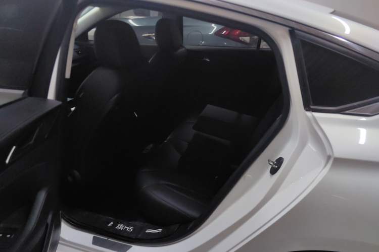 Used Hongqi H5 2022 Classic Model Facelift 1.5T DCT Qiyun Edition Interior 6
