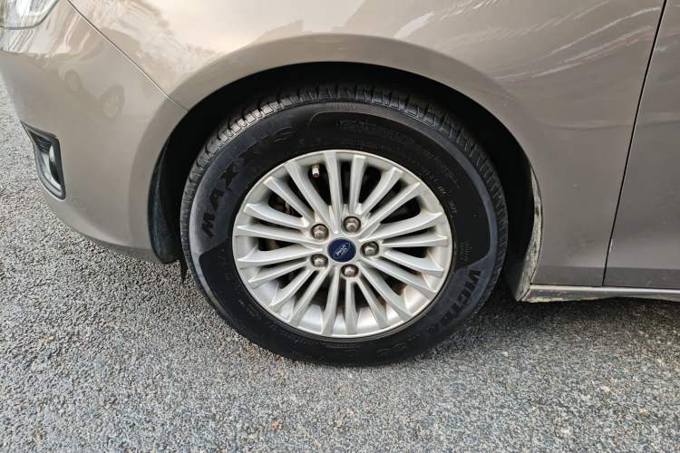 Used Ford Escort 2015 1.5L Manual Comfort Model
