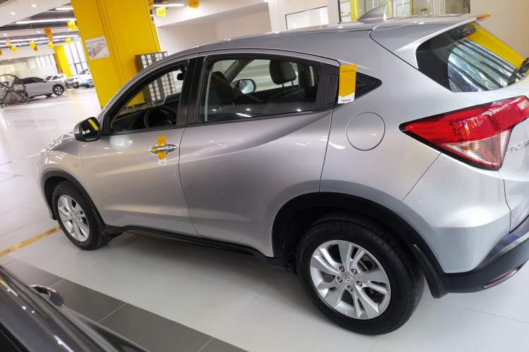 Used Honda Vezel 2015 1.8L CVT 2WD Elite Model
