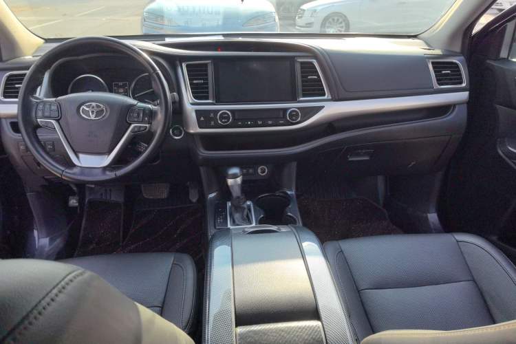 Used Toyota Highlander 2018 2.0T Two-Wheel Drive Prestige Edition 7 Seats China VI Standard