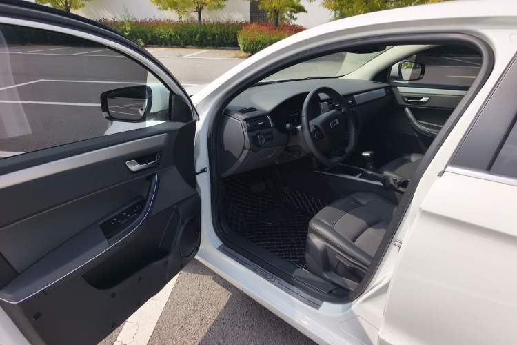 Used Qoros 3 2016 Sedan 1.6L Automatic Zhiyue Model