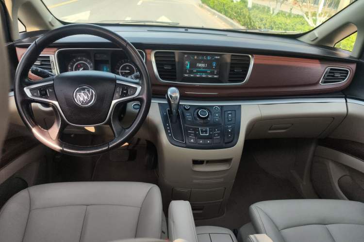 Used Buick GL8 2018 28T Luxury Model China VI Standard
