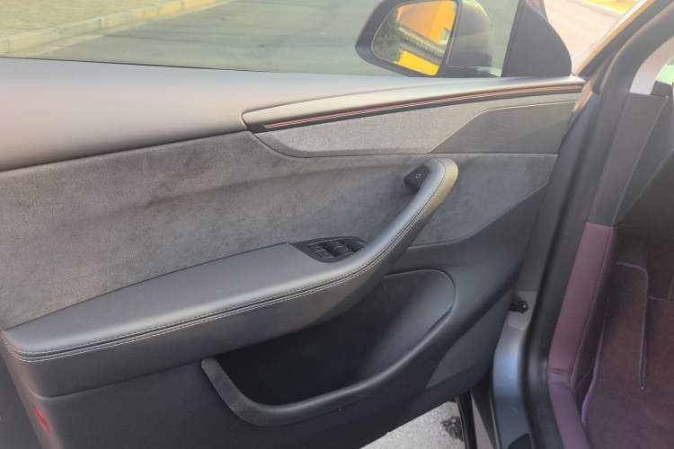 Used Tesla Model Y 2025 Updated Version Long-Range All-Wheel Drive