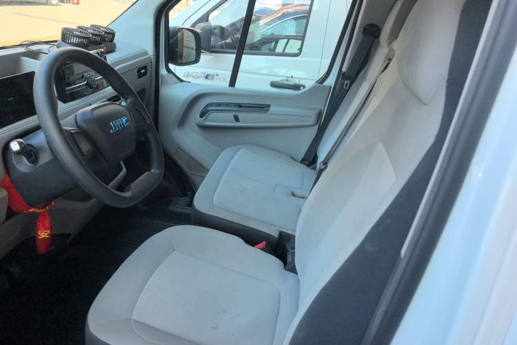 Used JMC E Fushun 2025 Model, Open Window Version, 41.86 kWh, Short Axle, Low-roof
