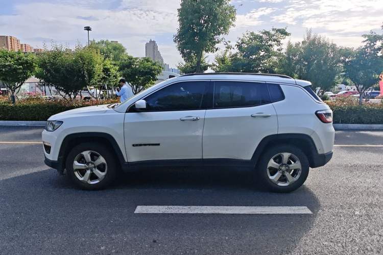 Used Jeep Compass 2019 200T Automatic Family Edition - Connected Large Screen Version