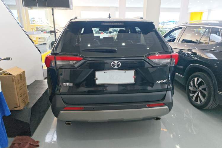 Used Toyota RAV4 2023 2.0L CVT Two-Wheel Drive Fashion Plus Edition