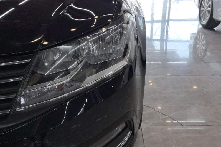 Used Volkswagen Lavida 2015 1.6L Automatic Comfort Edition