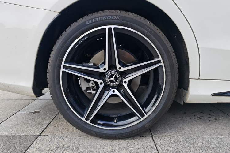 Used Mercedes-Benz C-Class 2019 C 260 Sport Edition 4MATIC Exterior 4