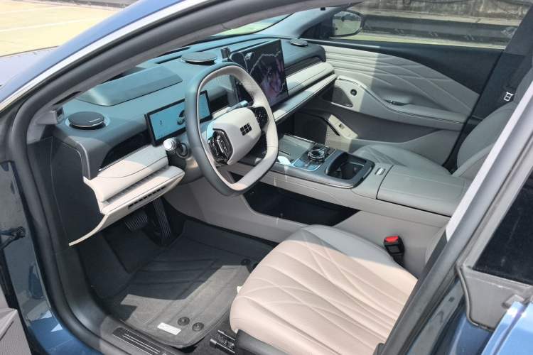 Used Geely Galaxy Galaxy 8 2025 130km EM-P Starship Edition