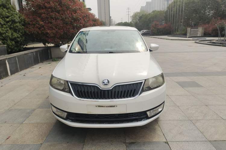 Used Skoda Rapid 2015 1.6L Manual Smart Selection Model