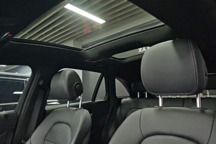 Used Mercedes-Benz GLC 2020 GLC 260 L 4MATIC Dynamic Model Interior 4