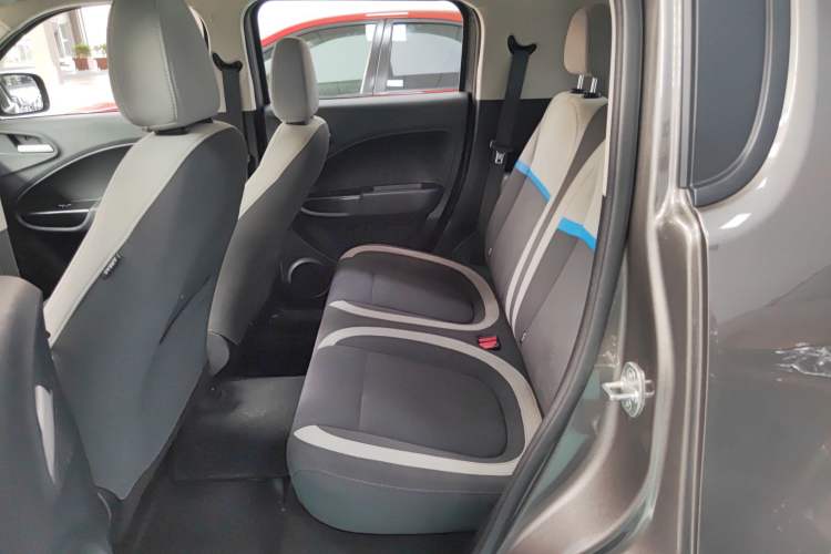 Used ORA White Cat 2022 Upgraded Model 305km Range Luxury Version Lithium-Ion Battery