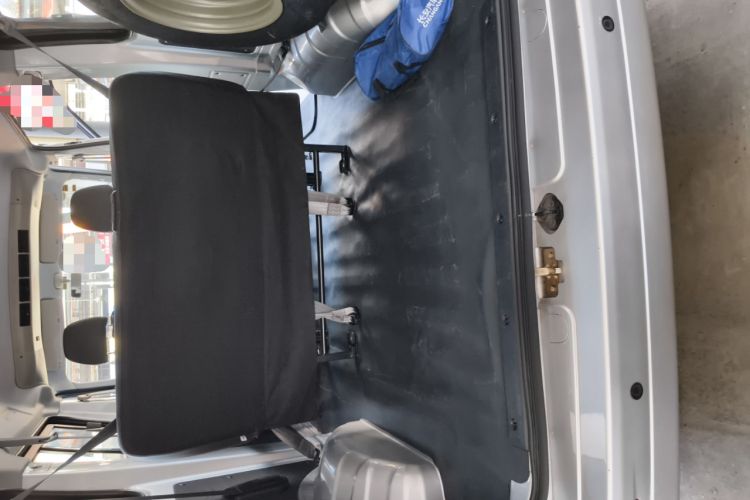 Used CHANGAN KAICHENG Ruixing M60 2023 1.6L CNG Comfort-Grade 6-Seater Passenger Vehicle Interior 6