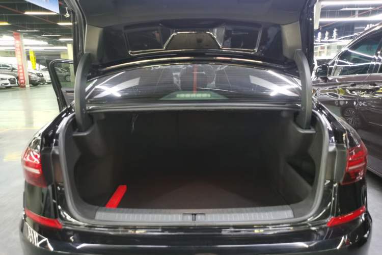 Used Volkswagen Passat 2021 330TSI Luxury Edition Exterior 6