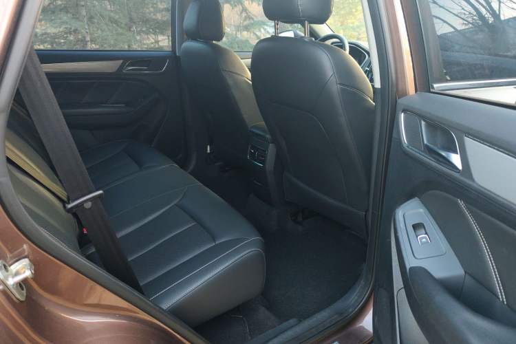 Used Roewe RX5 2018 20T Two-Wheel Drive Manual Flagship Edition
