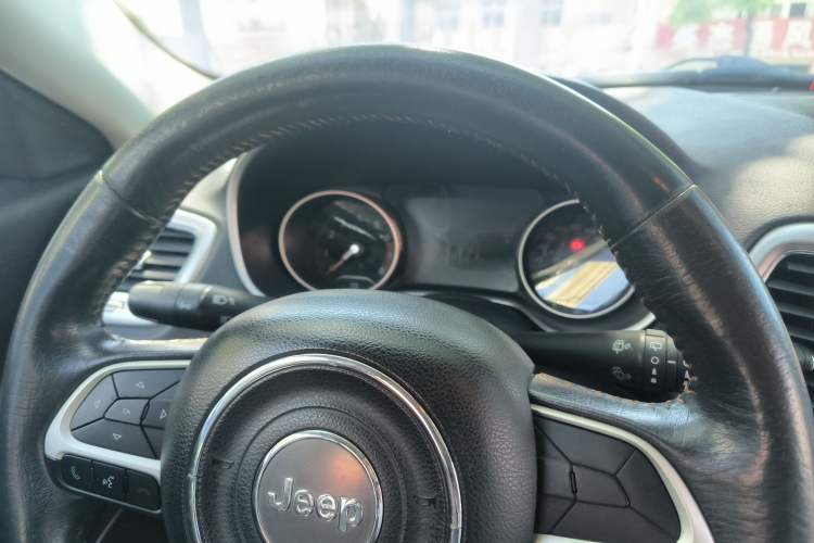 Used Jeep Compass 2017 200T Automatic Family Edition