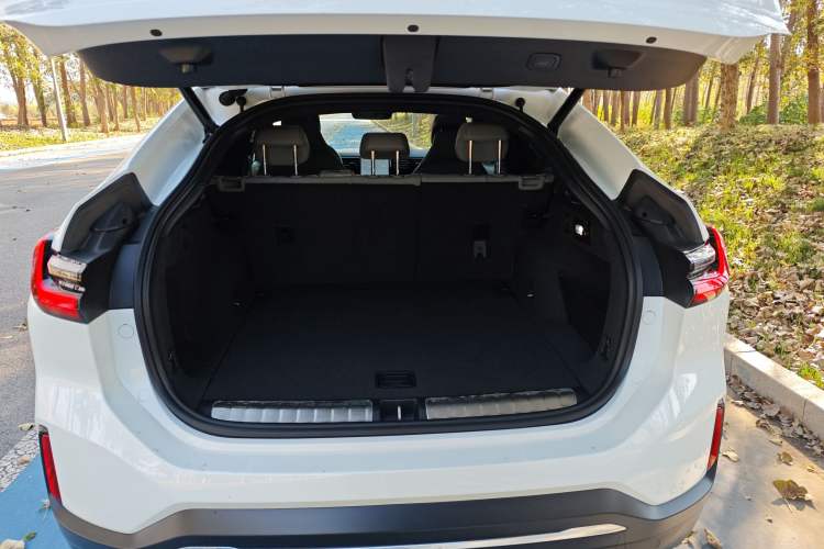 Used Nio EC6 2022 75 kWh Sport Edition Trunk