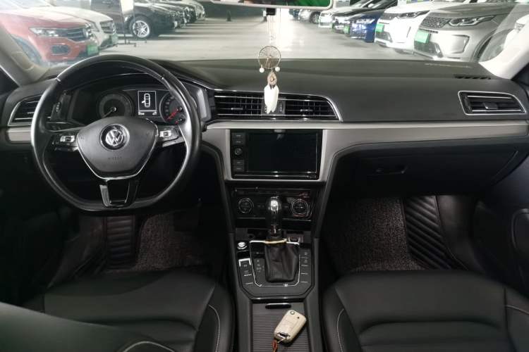 Used Volkswagen Lamando 2019 280TSI DSG Comfort Edition China V Standard Center Console