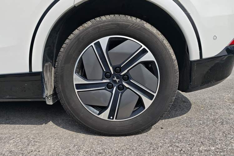 Used XPeng G6 2023 580 Long-Range Pro Exterior 4