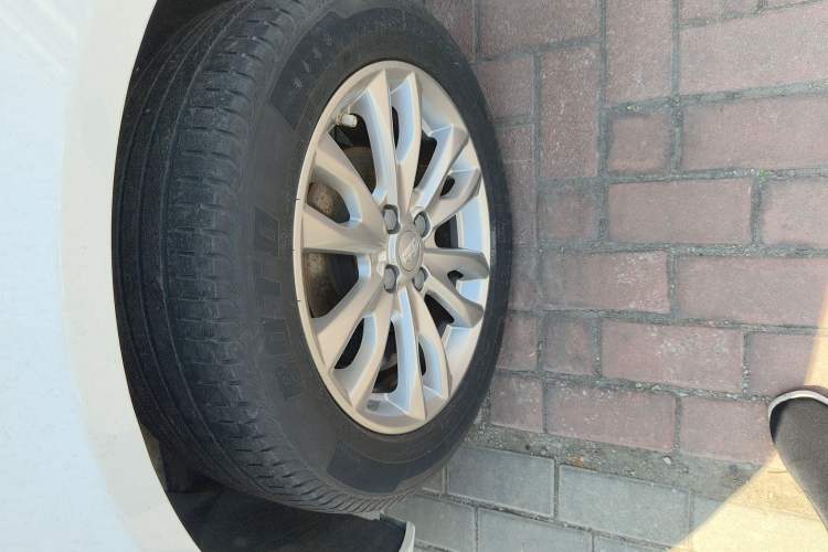 Used Geely Auto Vision 2019 Upgraded Model 1.5L Manual Luxury Version China VI Standard
