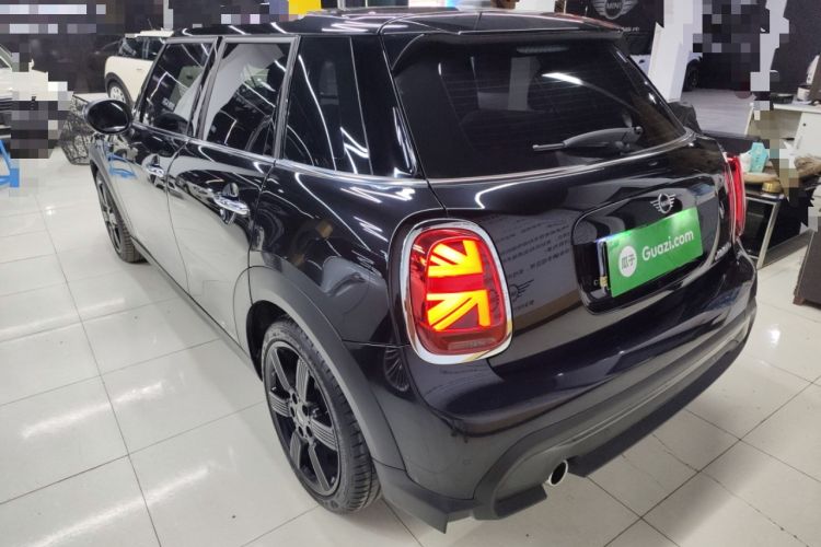 Used MINI MINI 2023 Updated 1.5T COOPER Artist Five-Door Edition
