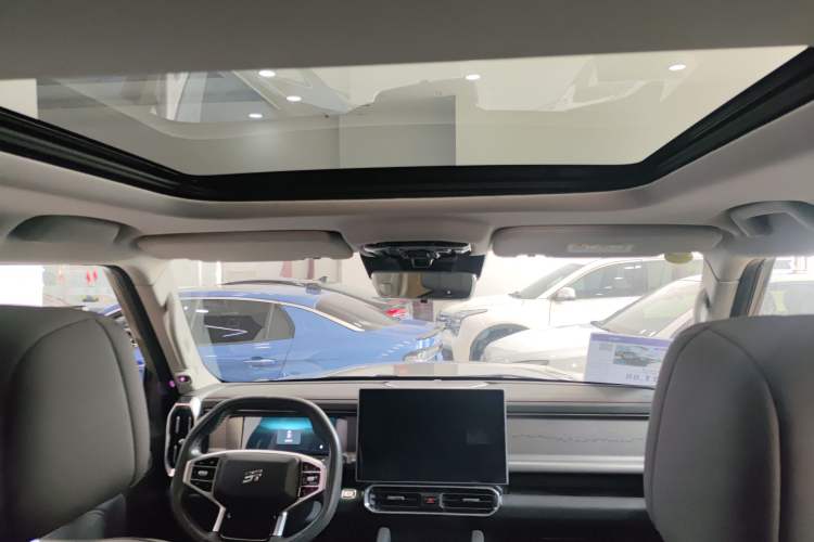 Used JETOUR Traveler 2023 2.0T All-Wheel-Drive CrossPRO
