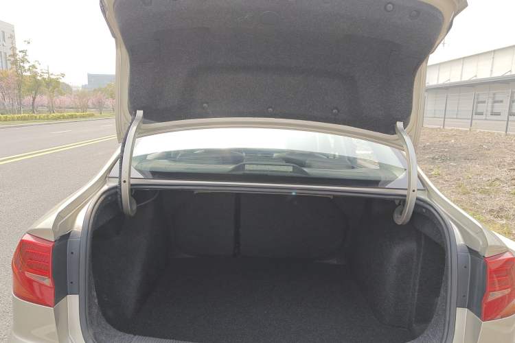 Used Volkswagen Bora 2016 1.6L Manual Comfort Model Trunk