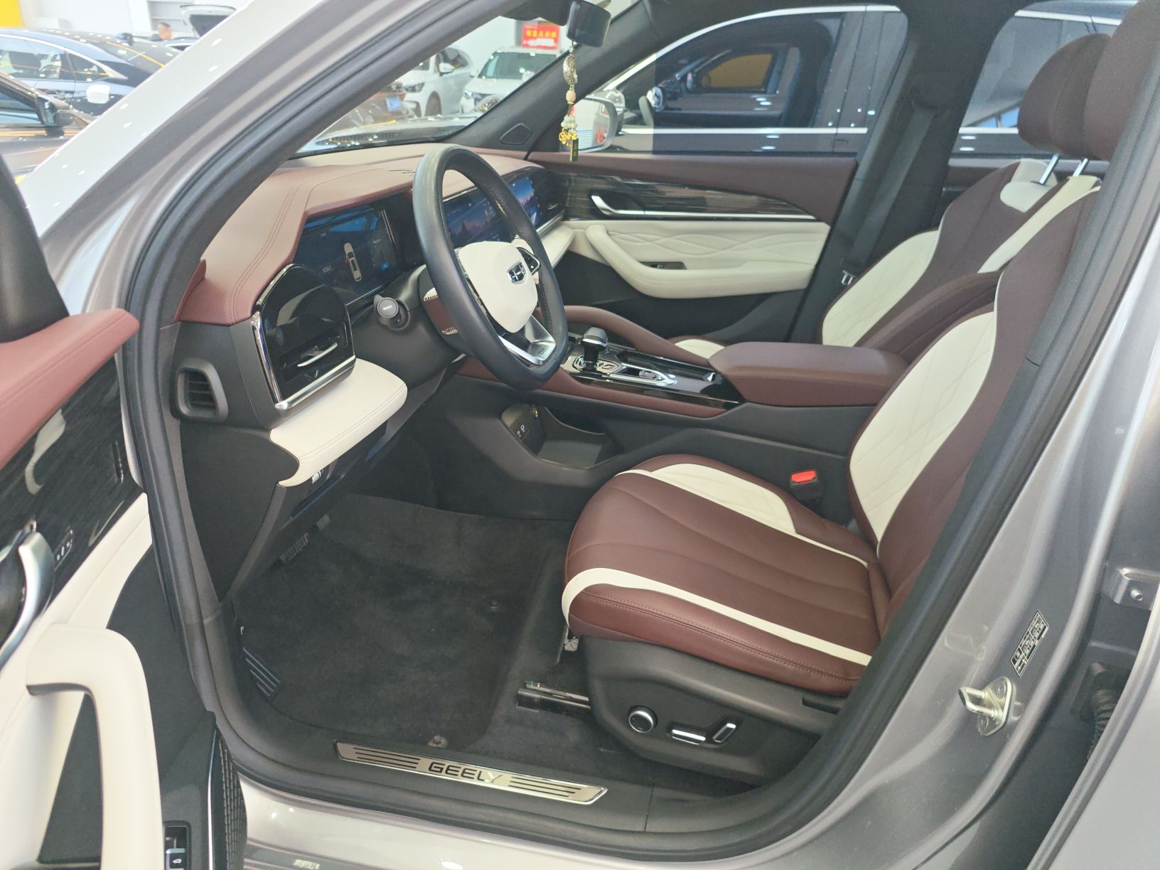 Geely Auto Monjaro L 2021 2.0TD DCT EVO Two-Wheel Drive Prestige Version — снимка 10
