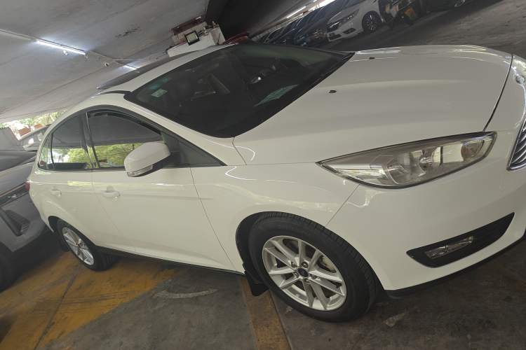 Used Ford Focus 2018 Sedan Classic 1.6L Automatic Trendy SmartDrive Edition