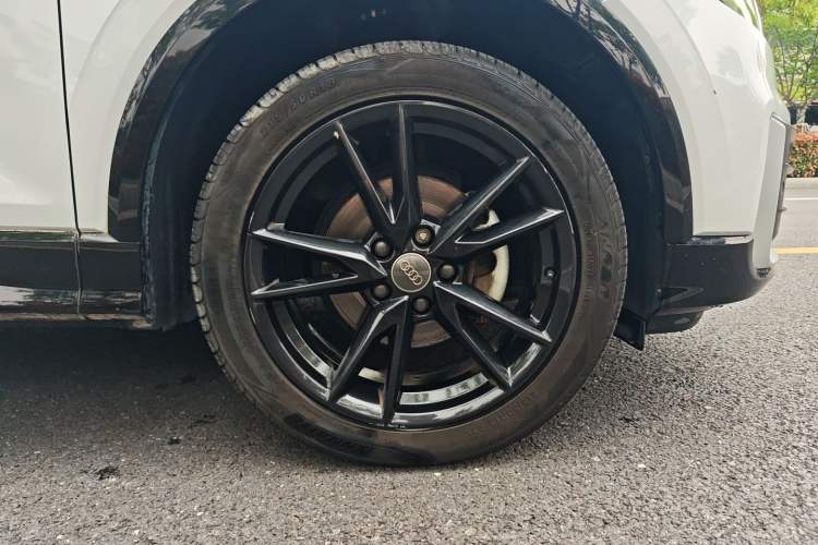 Used Audi Q2L 2021 35 TFSI Progressive Dynamic Edition Exterior 5