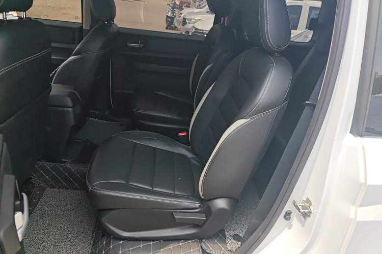 Used Wuling Hongguang PLUS 2020 1.5L Manual Comfort 7-Seater