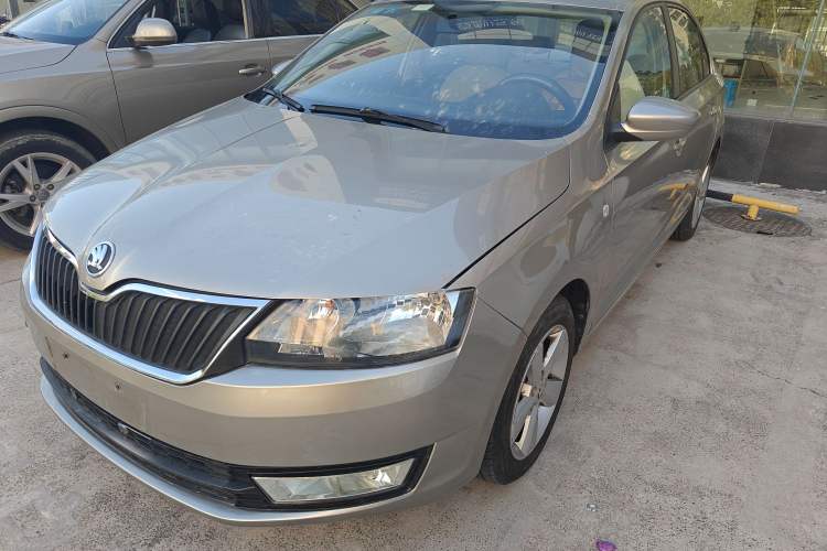 Used Skoda Rapid 2013 1.6L Automatic Smart Selection Model