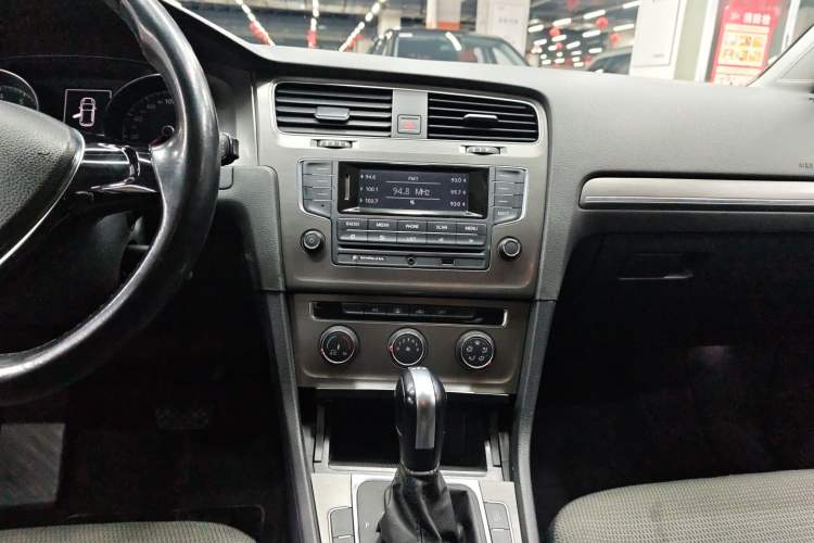 Used Volkswagen Golf 2015 1.4TSI Automatic Comfort Model