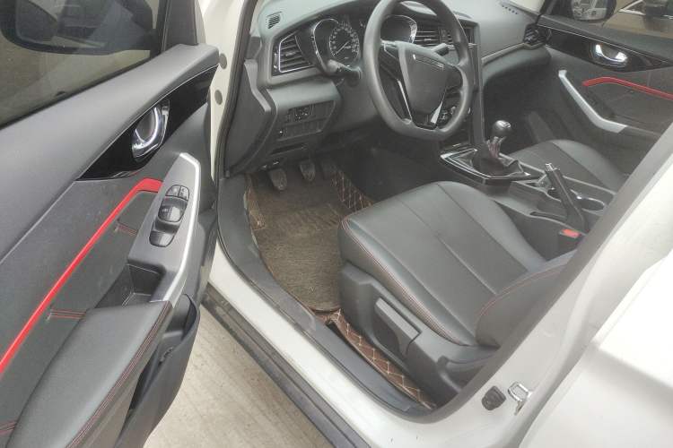 Used Venucia D60 2019 1.6L Entry Manual Fashion Edition
