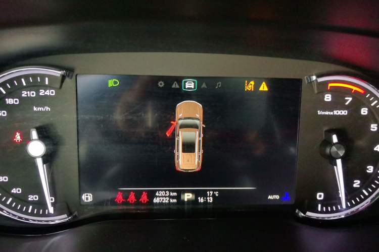 Used Roewe RX8 2018 30T Smart Connectivity All-Wheel Drive Supreme Edition