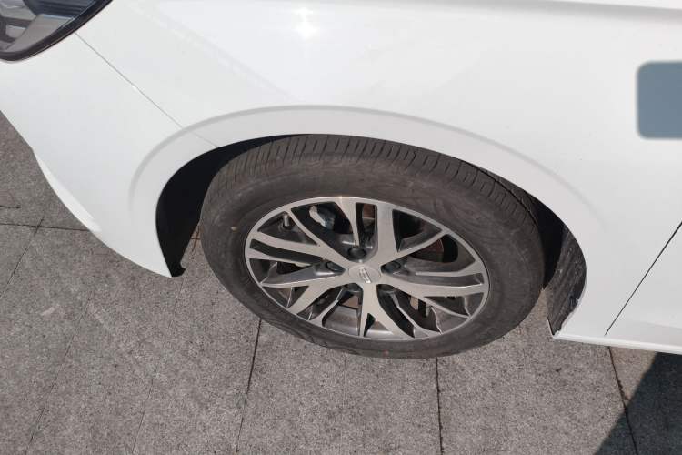 Used Geely Auto Emgrand 2025 4th Generation 1.5L CVT Starry Edition Exterior 2